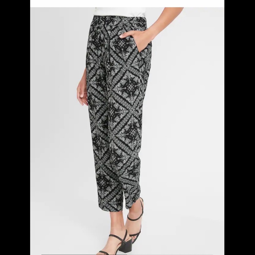 Banana Republic Factory Petite Pull-On Straight Leg Pant, SP, New With Tags!